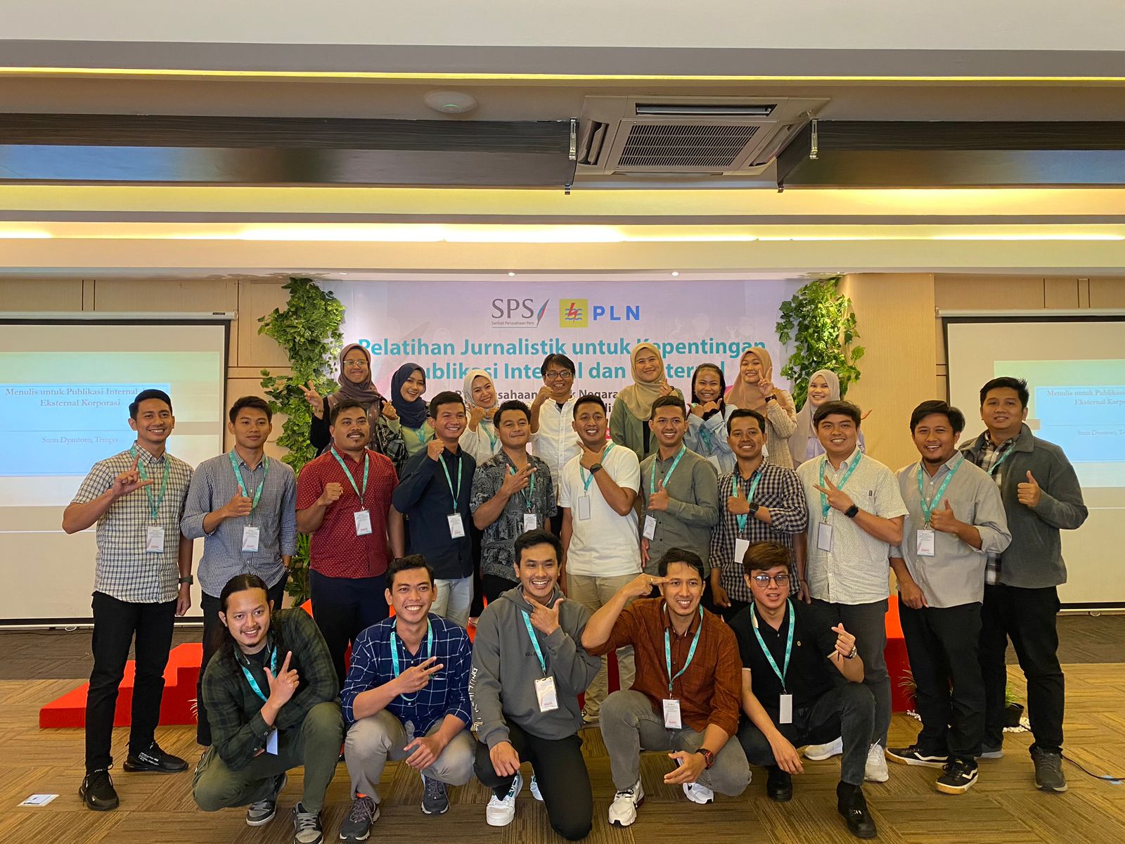 ASAH STRATEGI KOMUNIKASI SAAT KRISIS, PLN KALIMANTAN GELAR PELATIHAN JURNALISTIK DAN PUBLIKASI UNTUK DIVISI HUMAS UNIT INDUK PENYALURAN DAN PUSAT PENGATUR BEBAN (UIP3B)